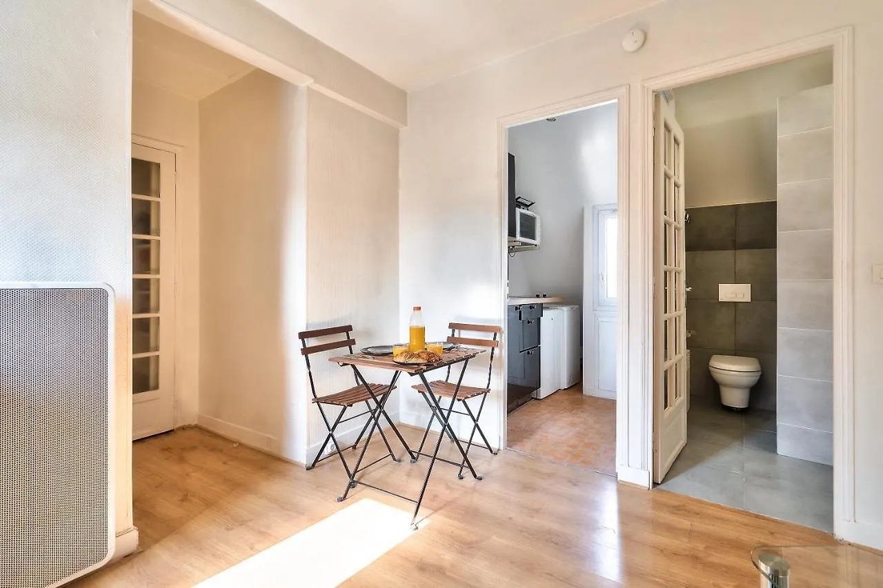 Apartment New Parisian Studio With View In The Central 11Th France